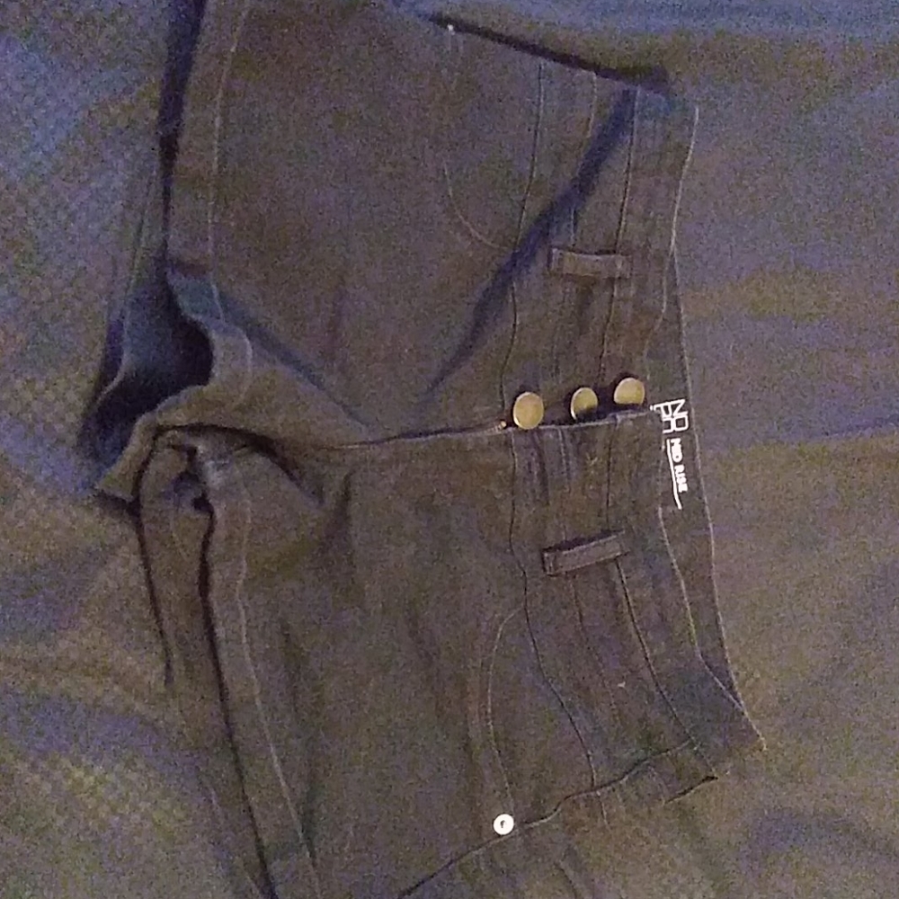 Shorts midrise by no boundaries